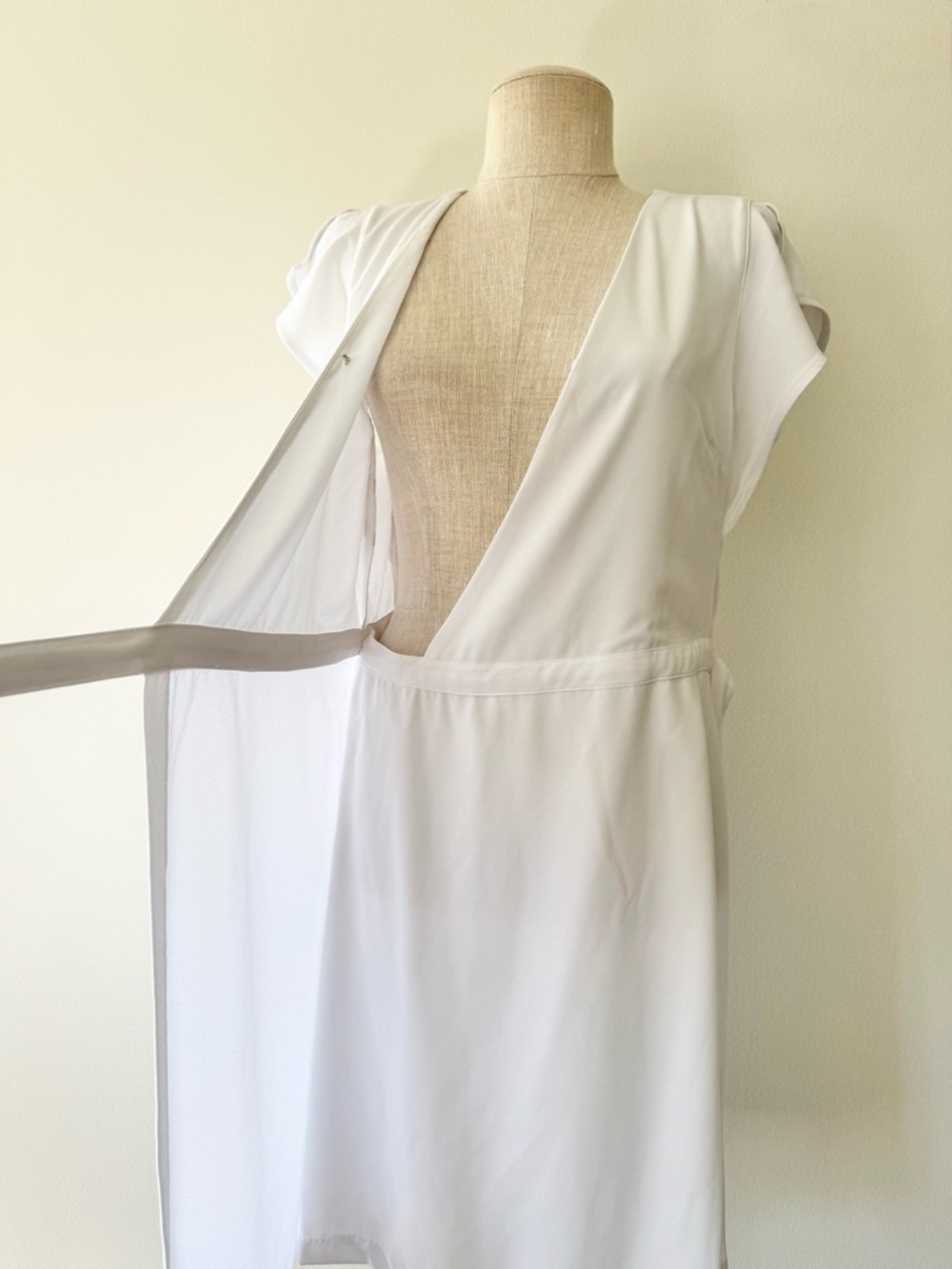 Banana Republic White V-Neck Faux Wrap Tie-Waist Mini Dress Bridal Graduation - Picture 10 of 13